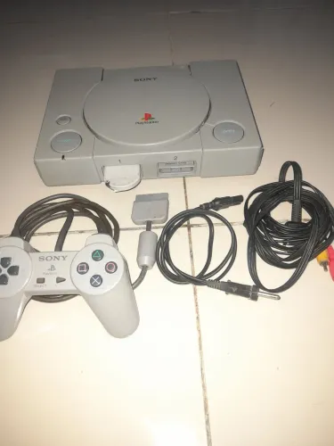 Playstation  ,com Picostation  com vários jogos no cartão 