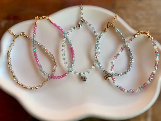 Pulseiras artesanais cristais e vidrilhos