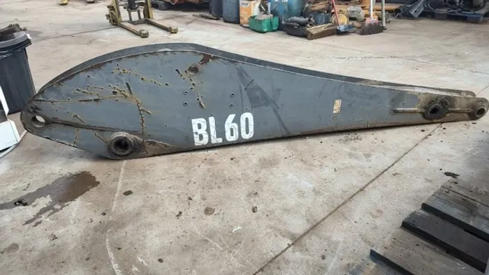 Braço de escavação retroescavadeira volvo BL60, BL70 p/n VOE 11888559