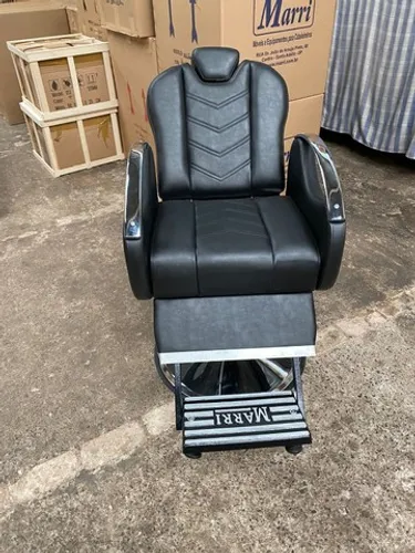 Cadeira para Barbeiro Alfa, nova direito da Fábrica vc encontra na Shop Móveis.