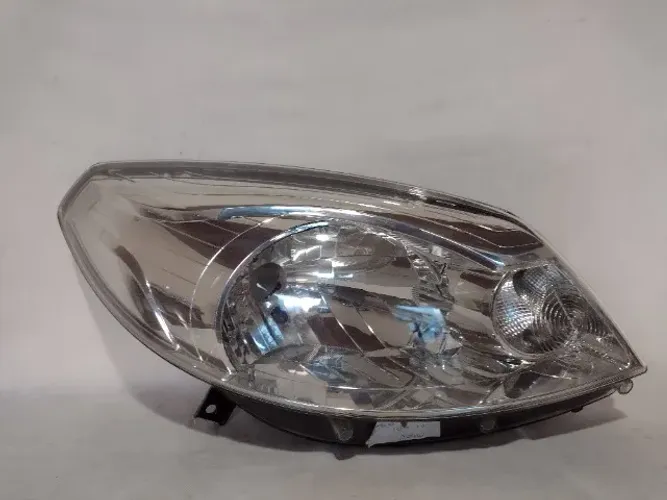 Farol direito Sandero 2012/2014