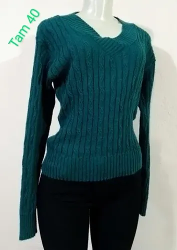 Suéter de lã feminino Tam 40 na cor verde da foto 