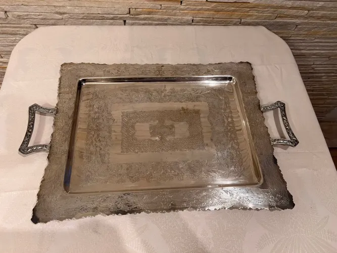 Bandeja de Prata Antiga - Decoração e Estilo