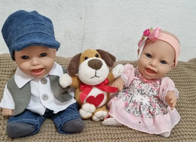 Casal de bonecos