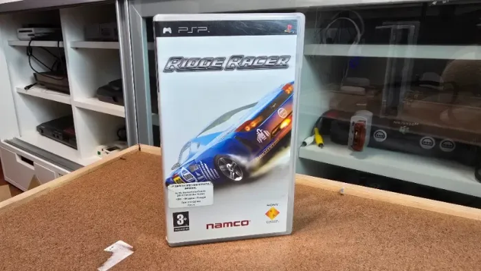 Jogo Ridge Racer original e completo de Sony PSP