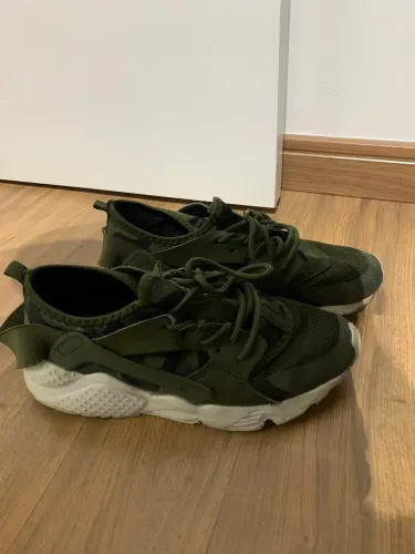 Tênis Nike (Huarache premium)