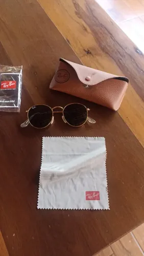 Óculos de sol Ray-Ban round flat dourado<br>