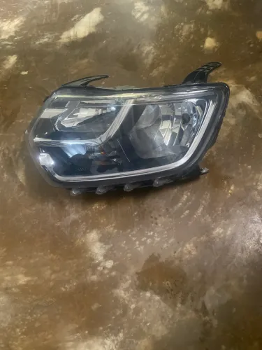 Farol da duster lado esquerdo de led
