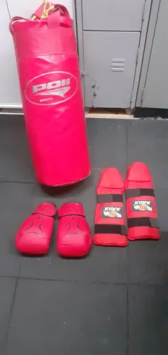 Kit Boxe Completo - Saco de Pancada, Luvas e Caneleiras