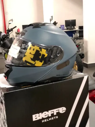 CAPACETE BIEFFE COM ÓCULOS INTERNO