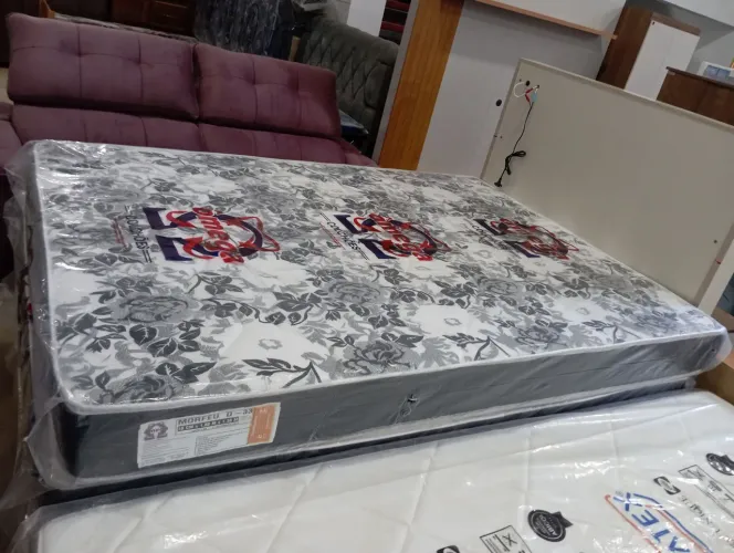 COLCHÃO DE CASAL ESPUMA D33 NOVO