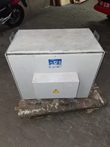 Autotransformador Trifásico 75kva 380v / 220v + N CInza Ral 7032 (Usado)