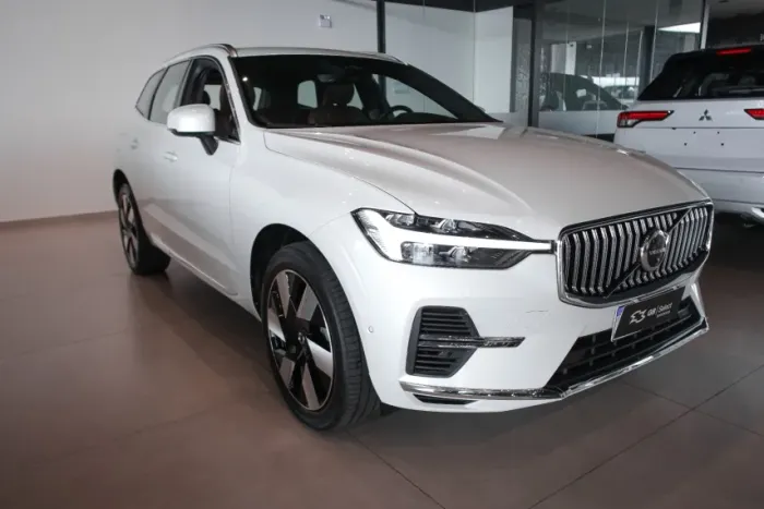 Volvo XC-60 T-8 Ultimate 2.0 AWD (híbrido) 2024