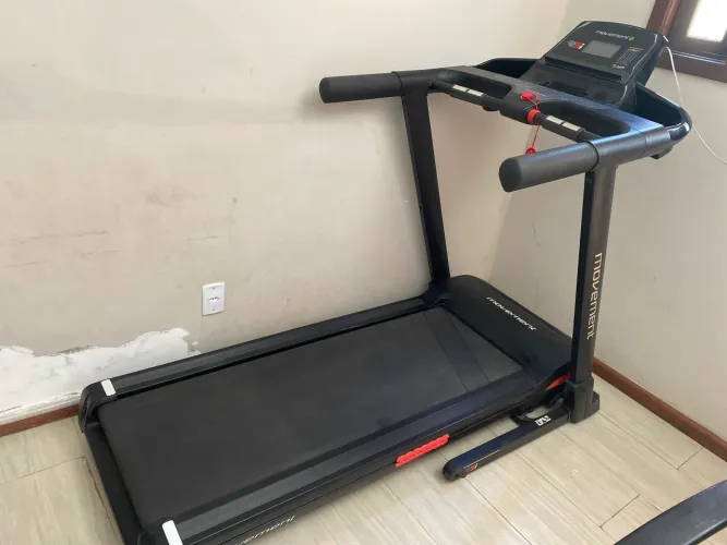 Esteira Movement R5i Profissional 