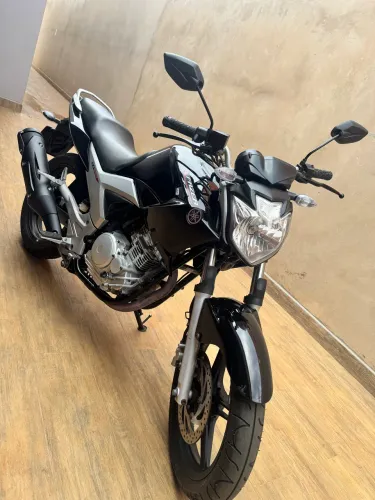 Fazer 250 2013 preta