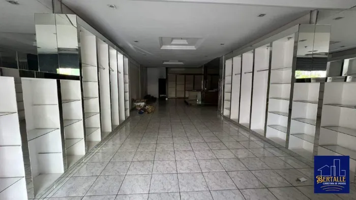 Loja espaçosa à venda no coração do bairro Ouro Preto - BH!