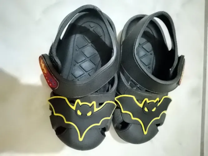 Sandálias infantis Batman