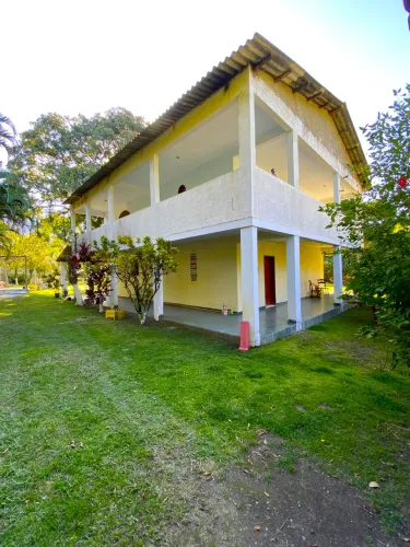 (V) Itaguaí, Sítio com casa duplex.