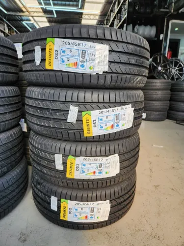 Pneus Delinte DS2 205/45R17 88V - Novos