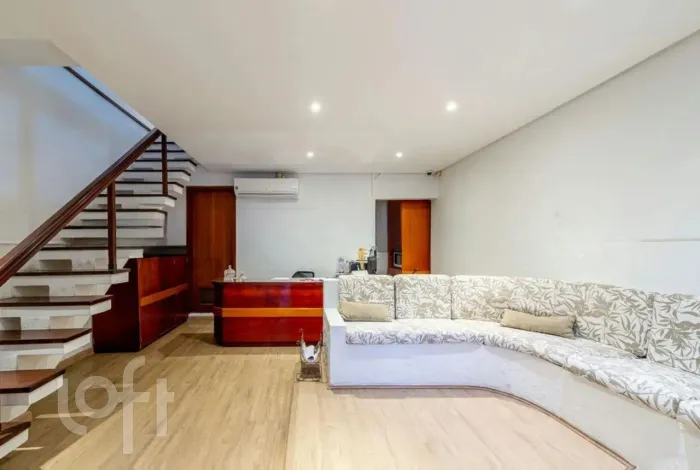 Casa à venda em Bom Fim com 450 m², 8 quartos, 1 suíte