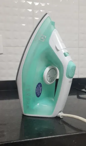 Ferro de Passar Roupa Eletrolux 110v