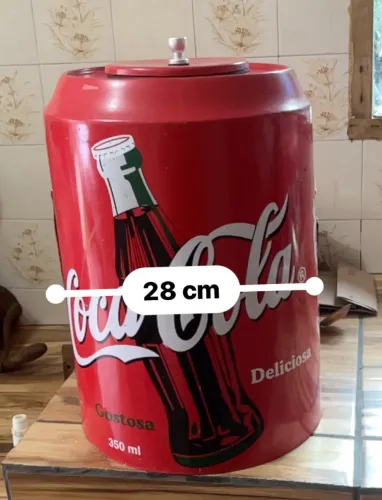 cooler uma lata de Coca-Cola usado