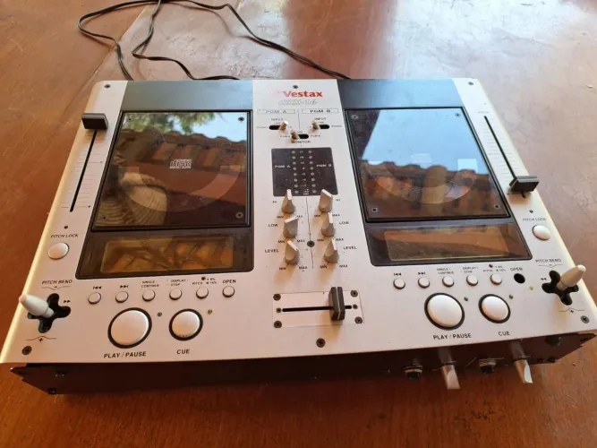 CDJ Vestax CDX-16
