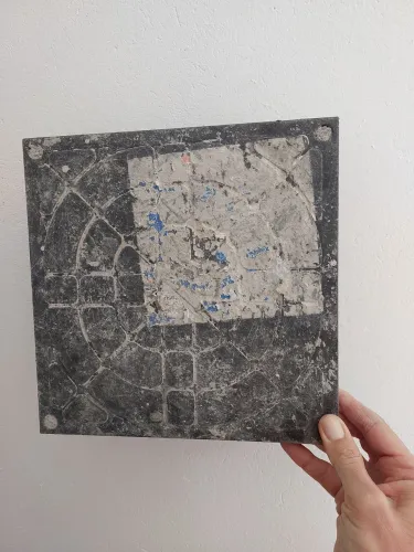 Placa / tampa para caixa de passagem