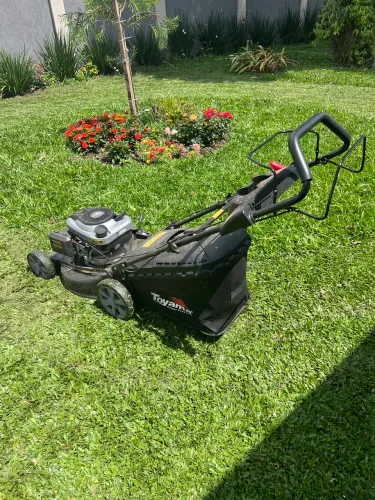 Cortador de grama toyama a gasolina com tração nas rodas