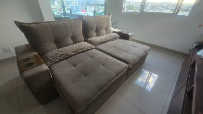 Sofá Retrátil 4 Lugares - Conforto e Estilo