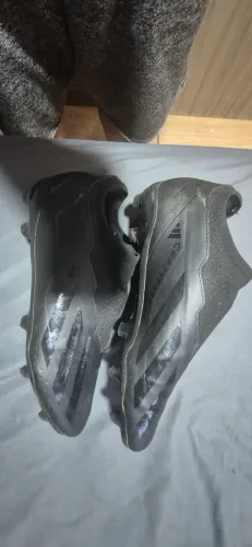 Chuteira adidas sem cardaço