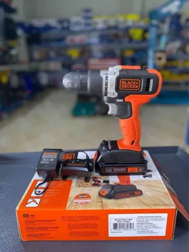 Parafusadeira de impacto 3/8" bateria de 20v - Black Decker (Loja/Nova)
