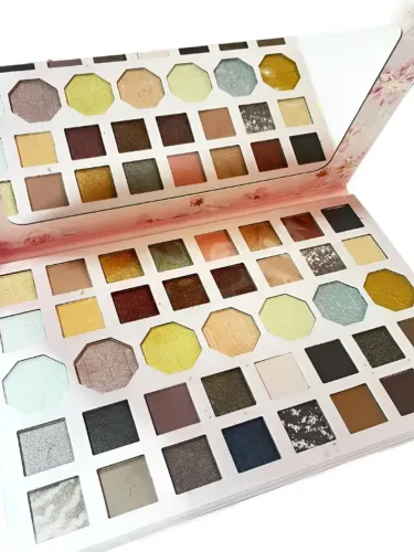 Paleta De Sombras Importada Original Paris Hilton C/39 Cores 39 Cores - Importado
