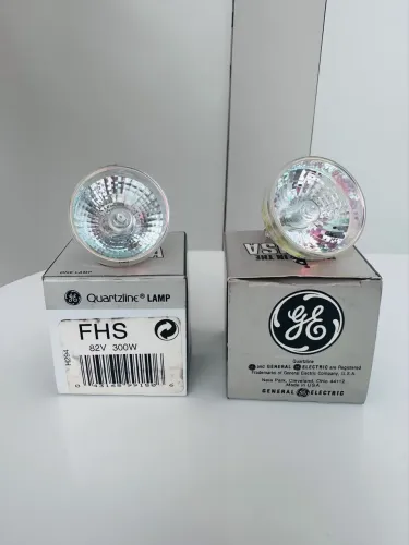 2 Lâmpadas Dicroicas EXR 82V 300w GE - General Electric 