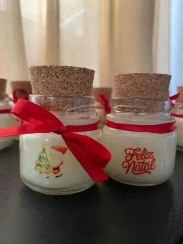 Velas aromáticas personalizadas a partir de R$11