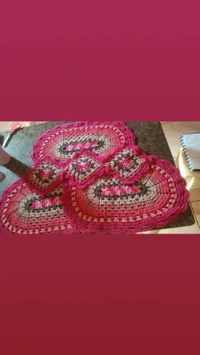 Kit tapete de crochê com 3 peças e 1 trilho de mesa