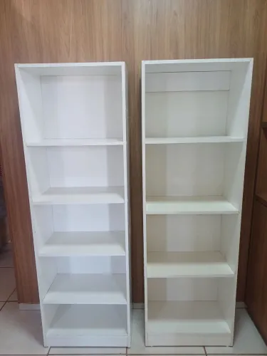 Armários Grandes (150 Reais cada) (A: 1,57 m X L: 50 cm X Pr: 27)