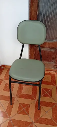 Cadeiras estofadas multiuso