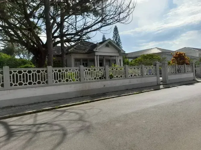 Amplo Terreno de 2000m² escriturado. Financiável. Ideal para construção de condominio Vist