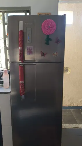 Geladeira Electrolux  gelo seco 