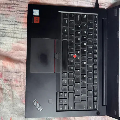 Notebook Lenovo modelo E480 com placa gráfica Radeon RX 550 (2GB), semi novo.