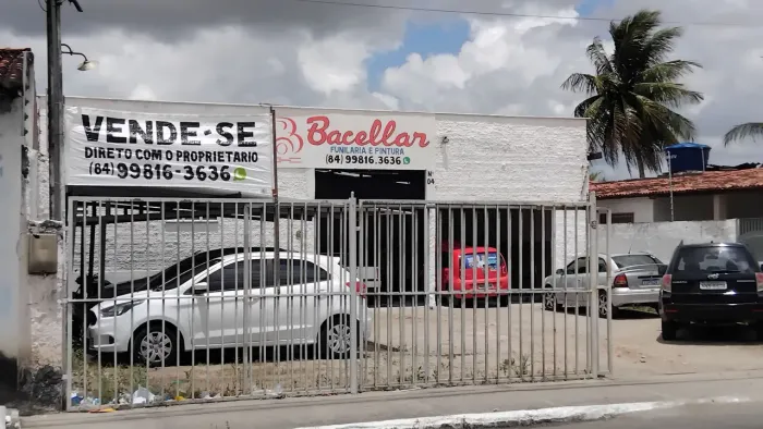 Vendo terreno com galpão medindo 14x30 e área construída 14x14.