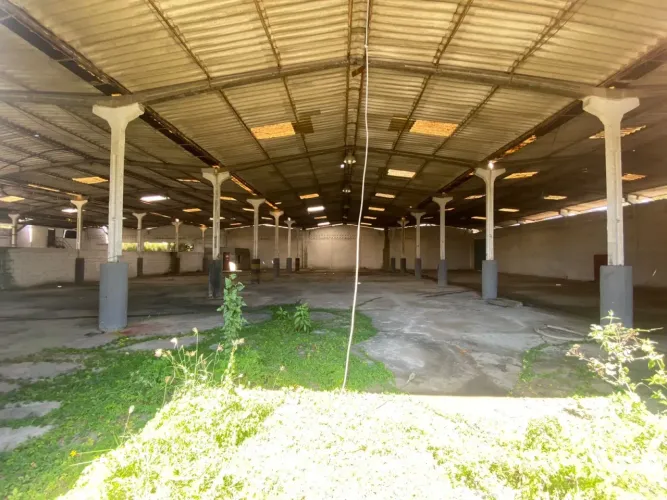 Galpão com 8.000 m2 localizado no bairro Costa do Sol - Macaé - RJ.
