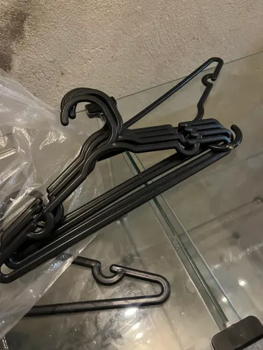 Cabides grandes e pequenos 