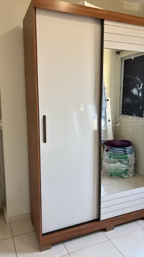 Guarda Roupa porta de correr.