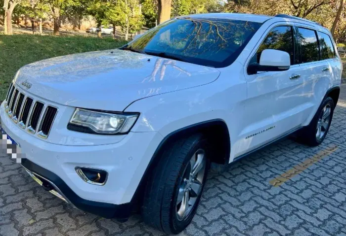 Jeep Grand Cherokee Limited 3.0 TB Dies. AUT 2015
