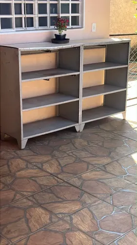 Balcão de metal para  doar 
