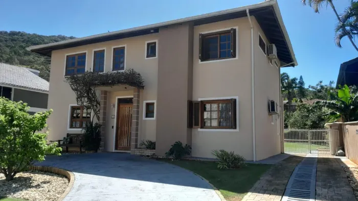 House em Florianópolis - Santa Catarina, Sambaqui