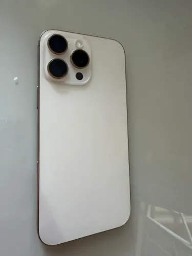 Vendo iPhone 16 pro max 