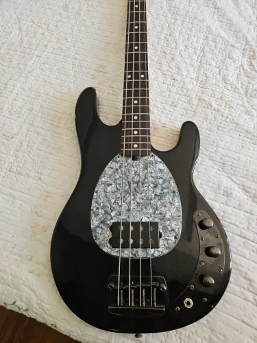 Baixo OLP by Music Man 4 cordas